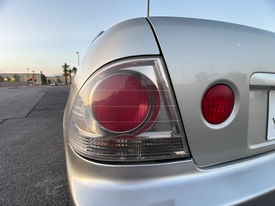 1999 Toyota - Image 18 of 31