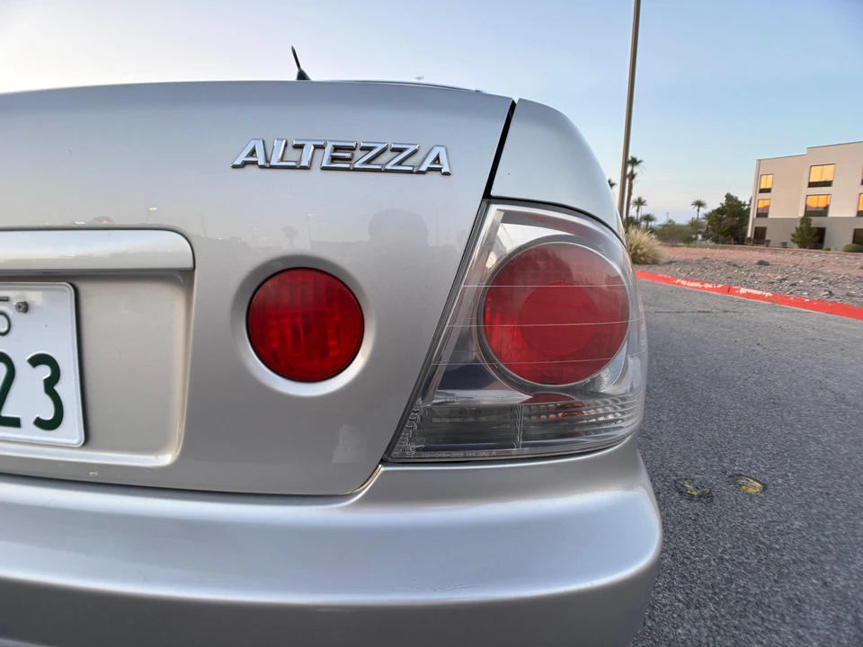1999 Toyota - Image 19 of 31