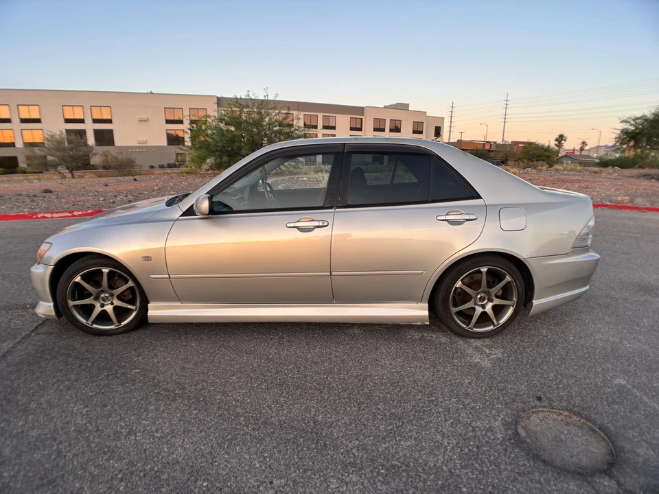 1999 Toyota - Image 9 of 31
