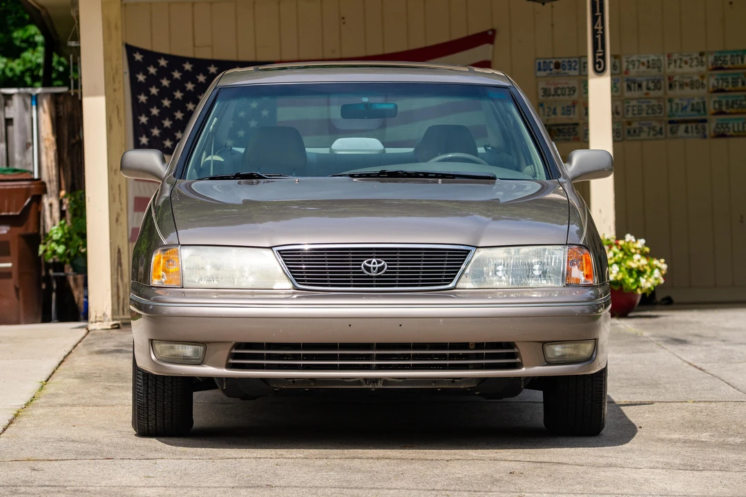 1999 Toyota Avalon 1st Gen - Image 2 of 31