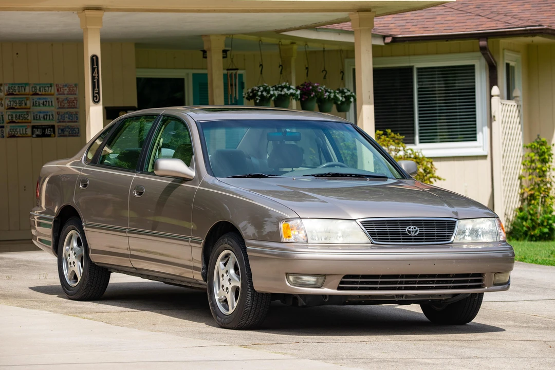 1999 Toyota Avalon 1st Gen - Image 8 of 31