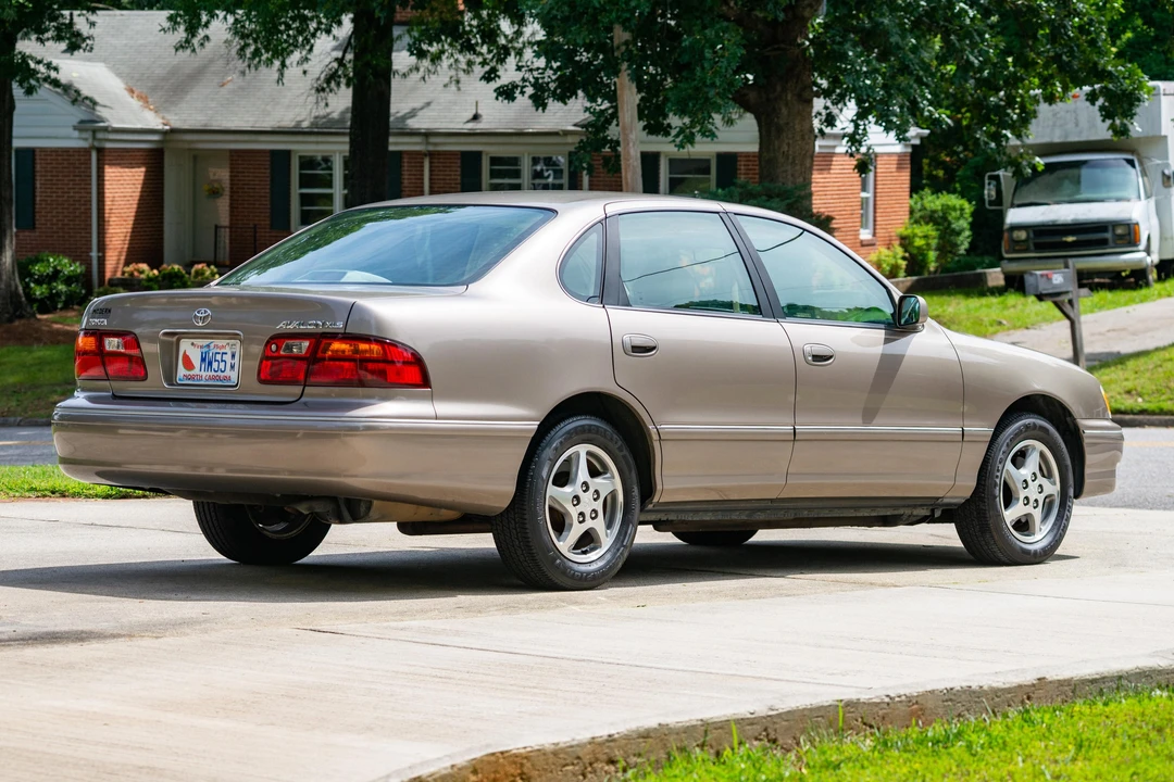 1999 Toyota Avalon 1st Gen - Image 7 of 31