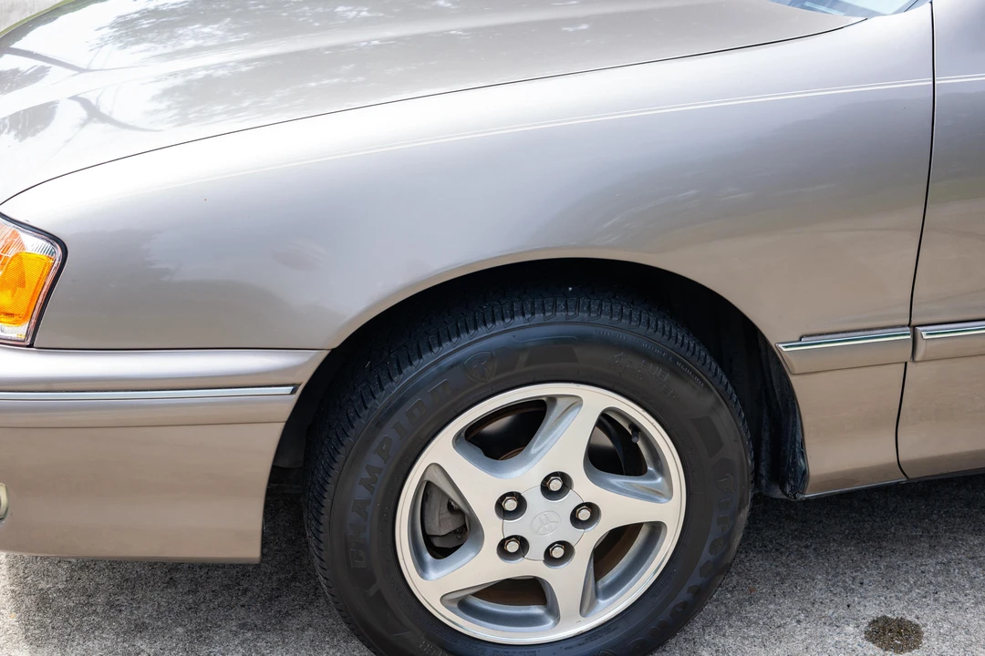 1999 Toyota Avalon 1st Gen - Image 27 of 31