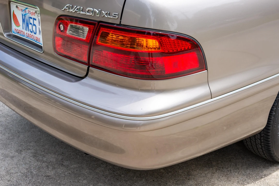 1999 Toyota Avalon 1st Gen - Image 29 of 31