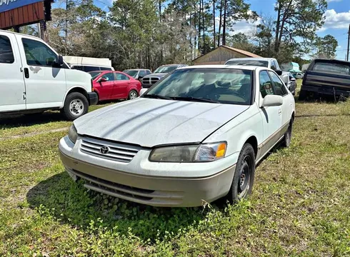 1999 Toyota Camry LE Sedan 4D