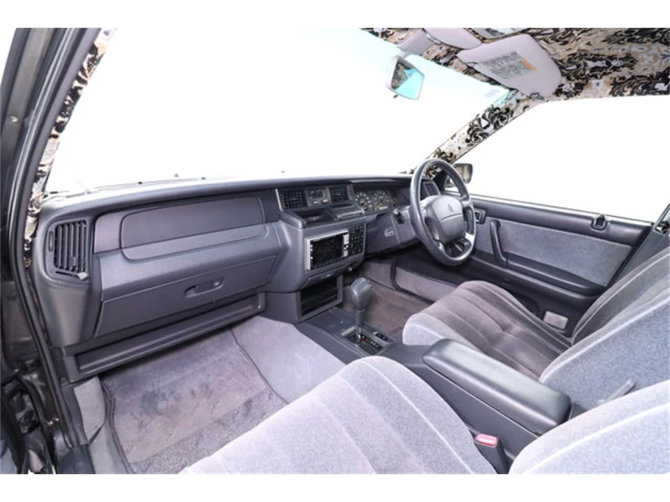 1999 Toyota Crown 10th Gen - Image 16 of 31