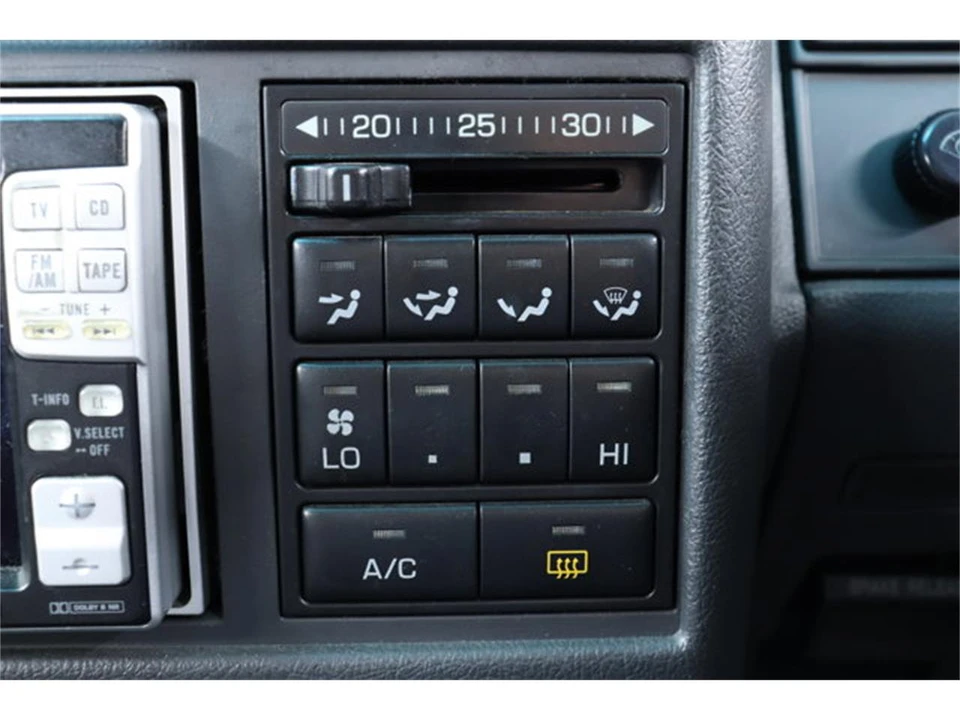 1999 Toyota Crown 10th Gen - Image 13 of 31