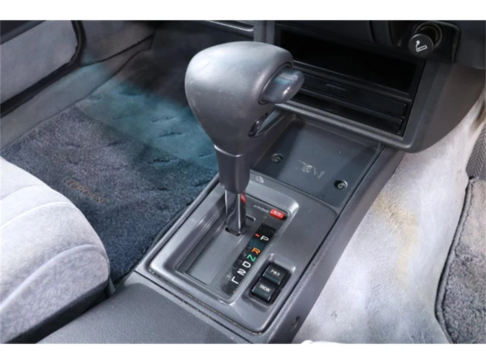 1999 Toyota Crown 10th Gen - Image 15 of 31