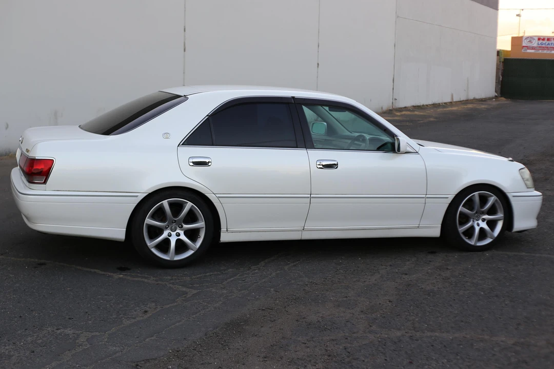 1999 Toyota Crown 11th Gen - Image 3 of 21