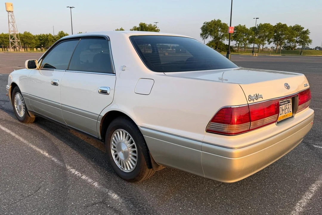 1999 Toyota Crown 10th Gen - Image 4 of 31