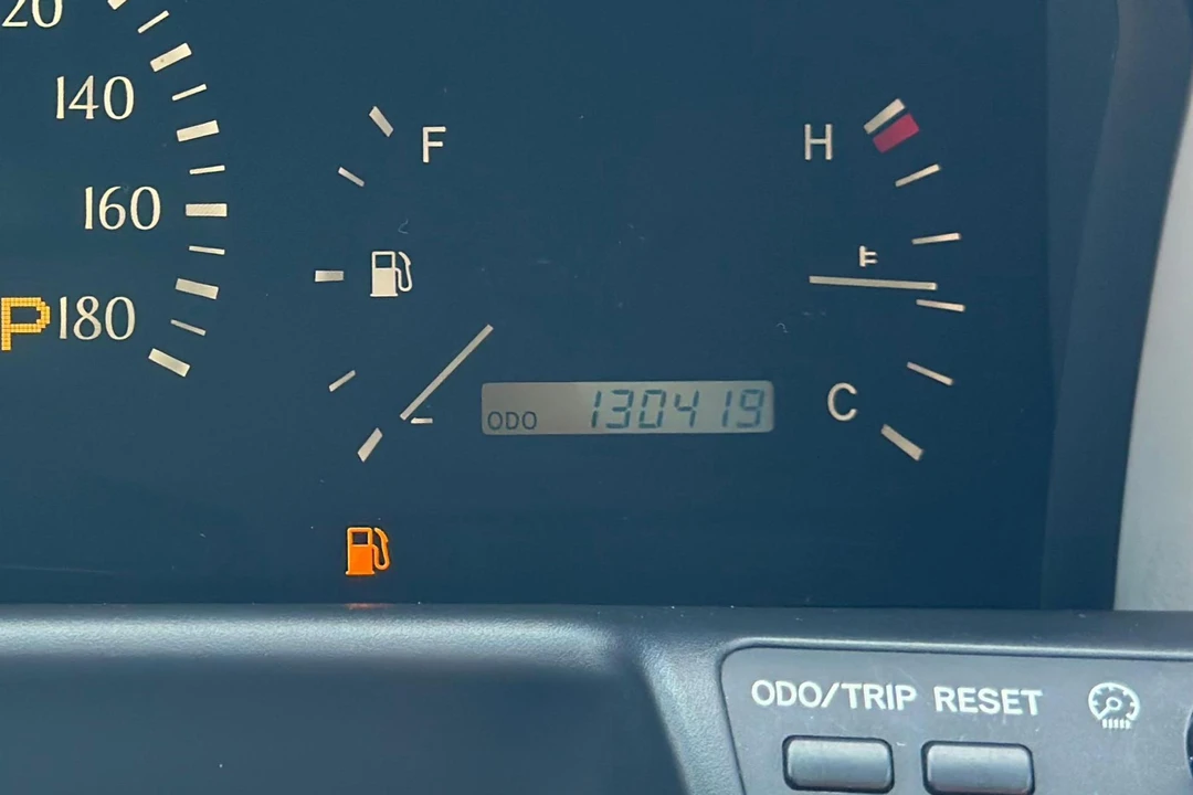 1999 Toyota Crown 10th Gen - Image 27 of 31
