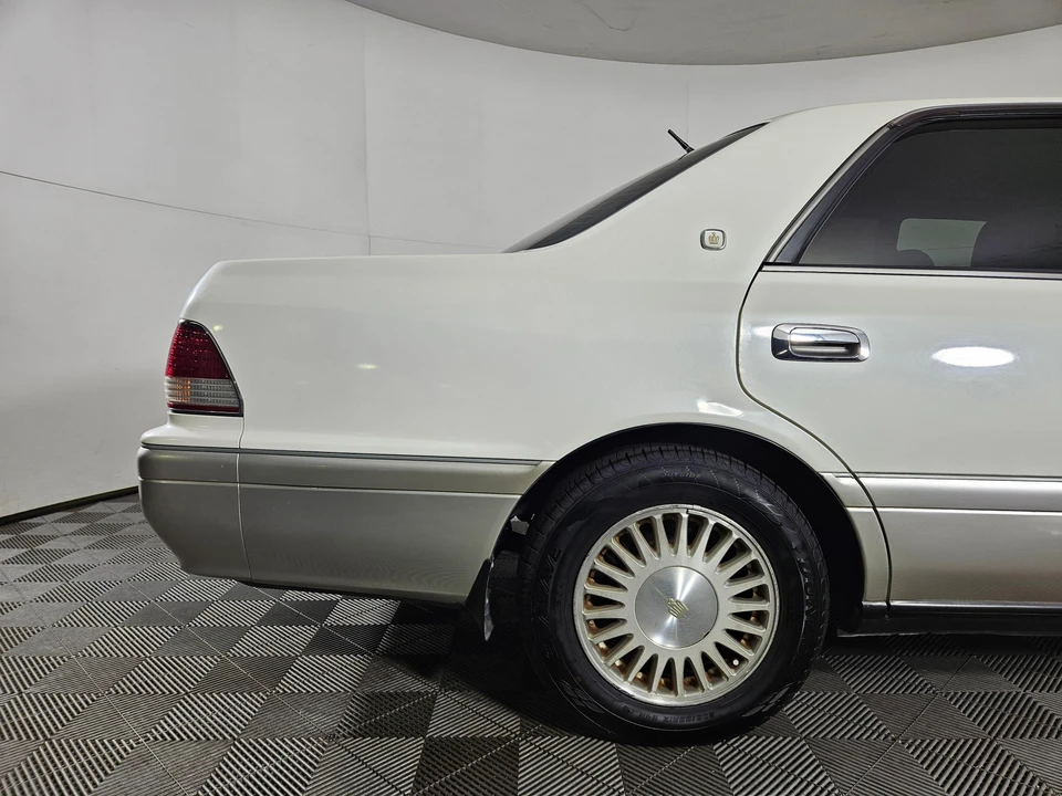 1999 Toyota Crown 10th Gen - Image 23 of 31