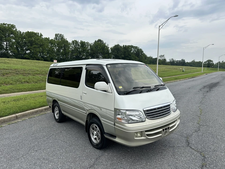 1999 Toyota HiAce 4th Gen - Image 26 of 31