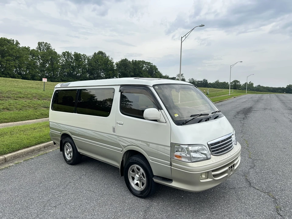 1999 Toyota HiAce 4th Gen - Image 28 of 31