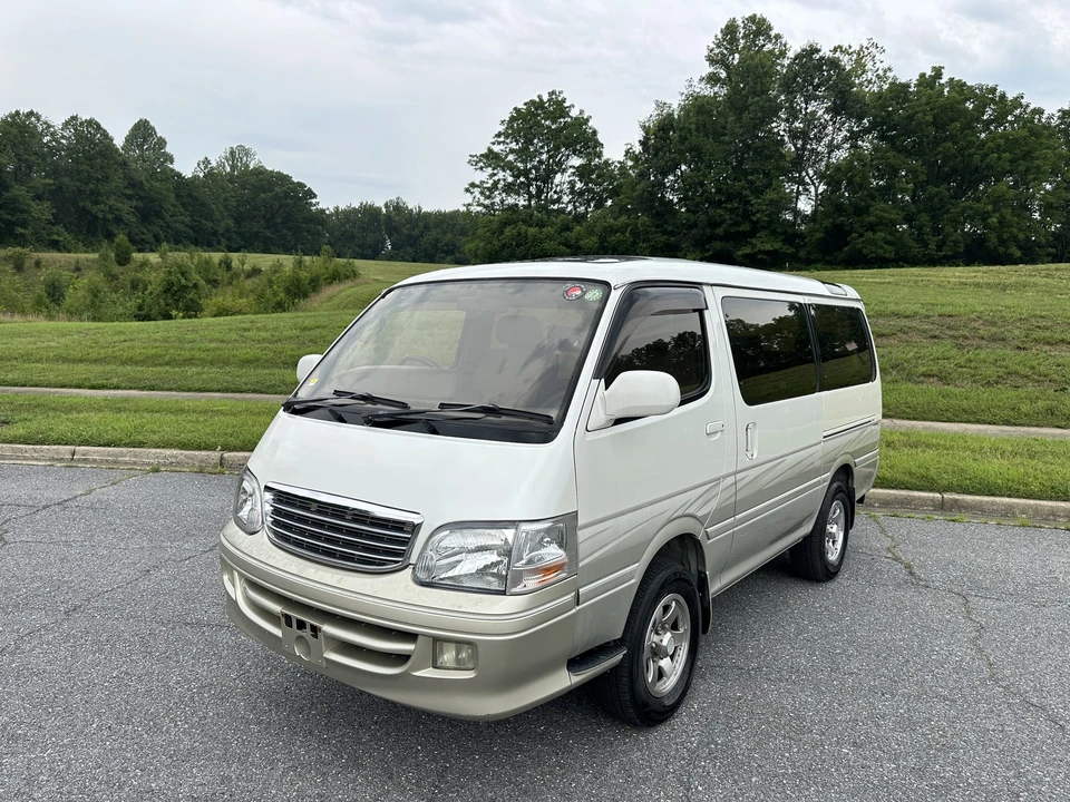 1999 Toyota HiAce 4th Gen - Image 11 of 31