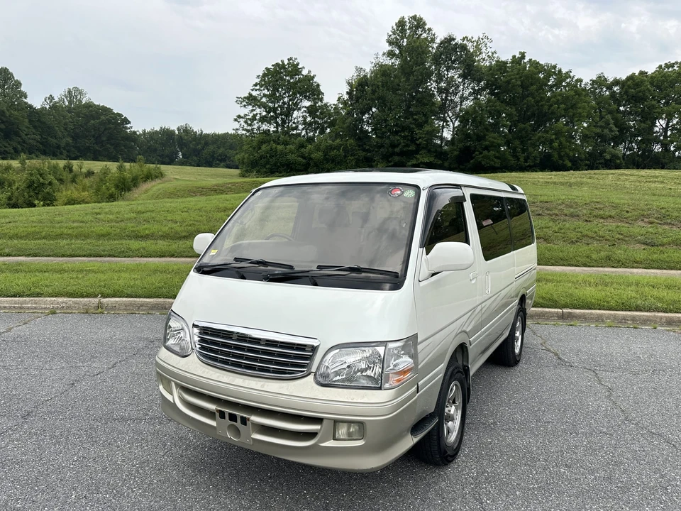 1999 Toyota HiAce 4th Gen - Image 19 of 31