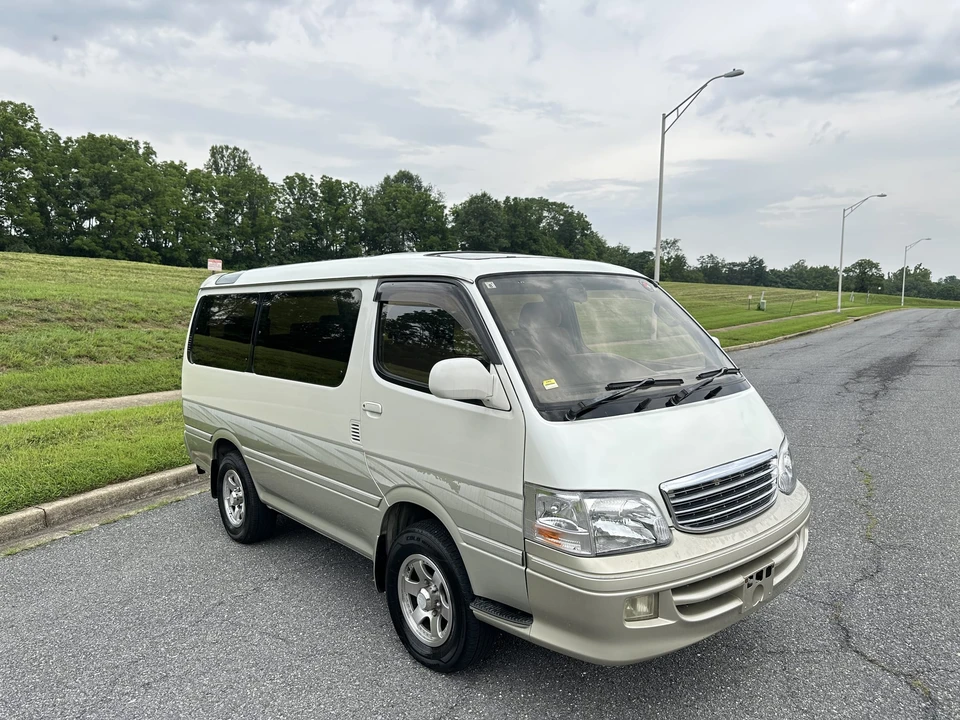 1999 Toyota HiAce 4th Gen - Image 25 of 31