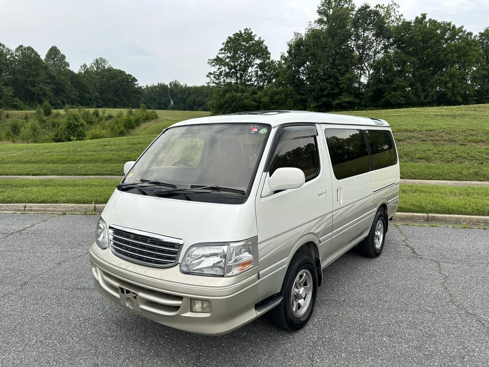 1999 Toyota HiAce 4th Gen - Image 8 of 31