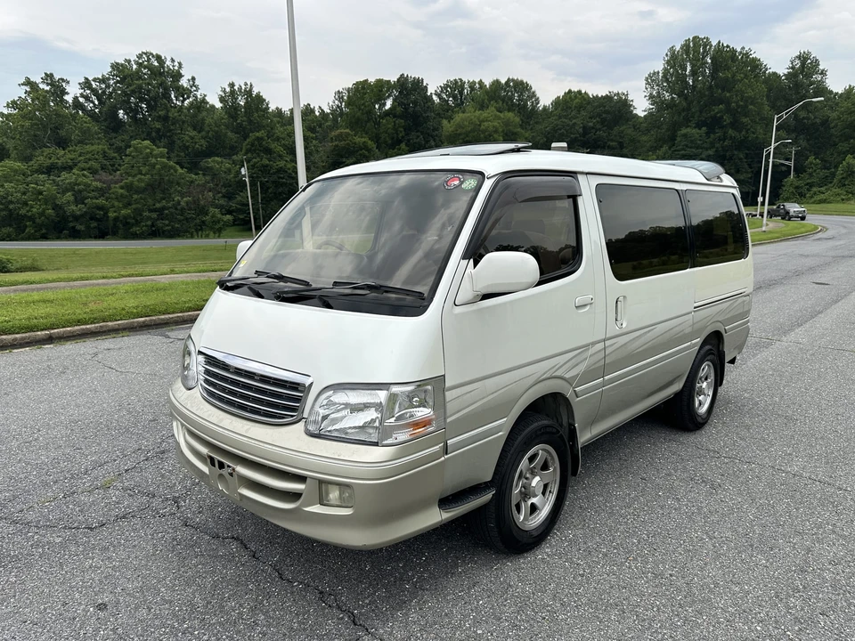 1999 Toyota HiAce 4th Gen - Image 9 of 31