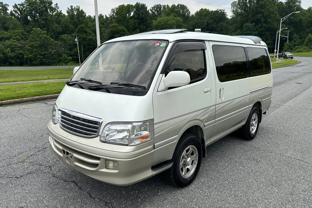 1999 Toyota HiAce 4th Gen - Image 10 of 31