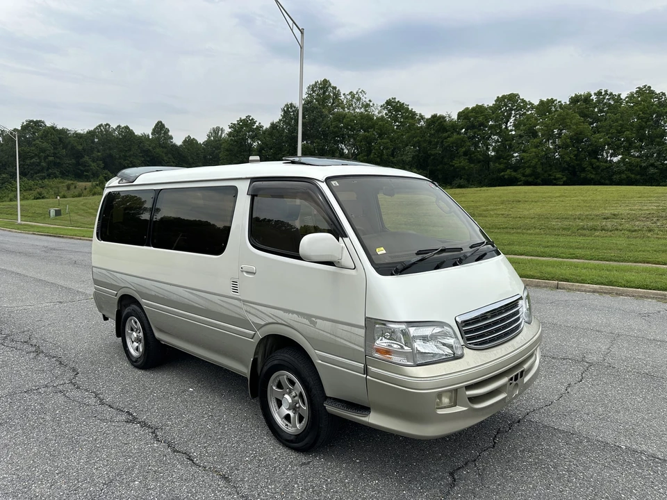 1999 Toyota HiAce 4th Gen - Image 24 of 31