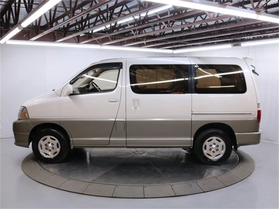 1999 Toyota HiAce 4th Gen - Image 4 of 31