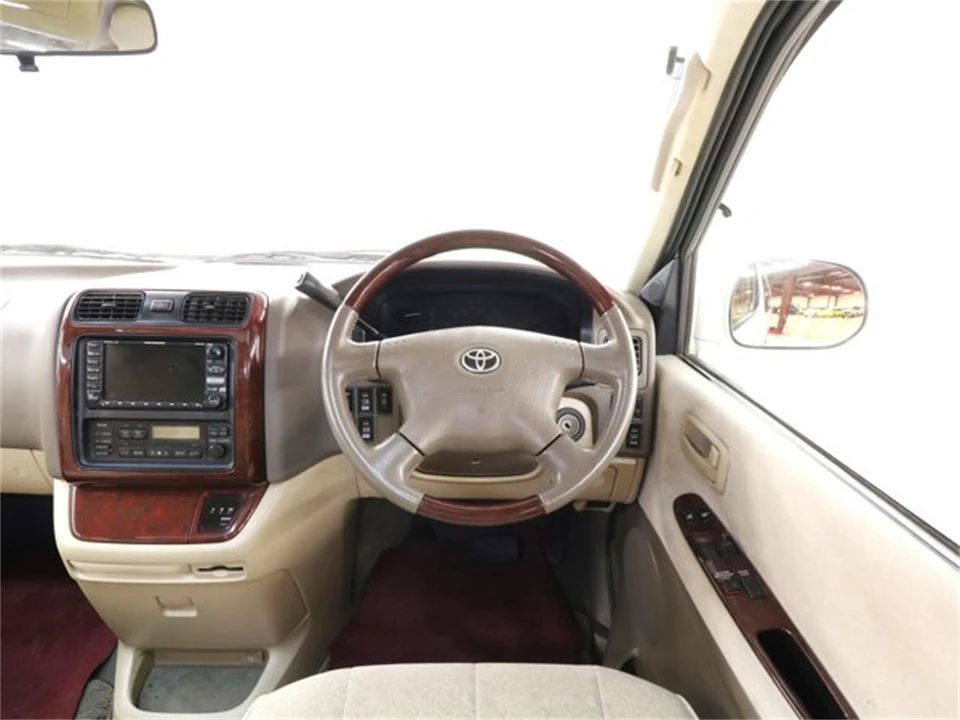 1999 Toyota HiAce 4th Gen - Image 10 of 31