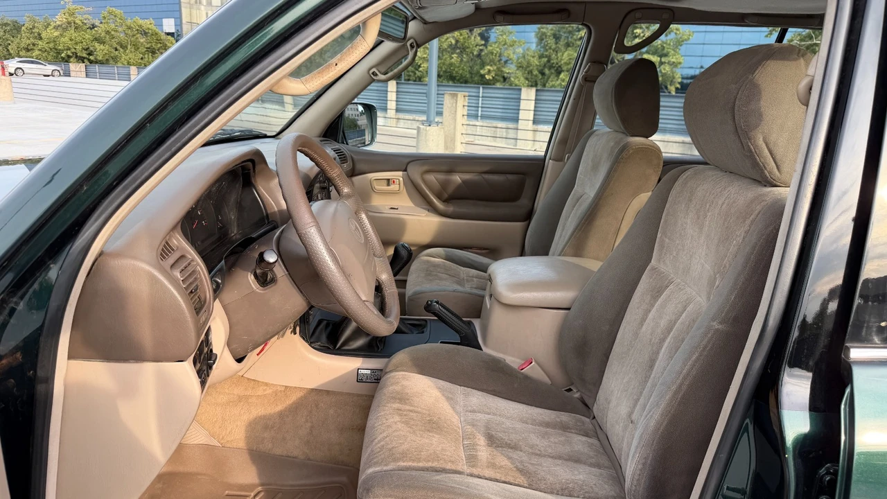 1999 Toyota J100 Land Cruiser - Image 16 of 31