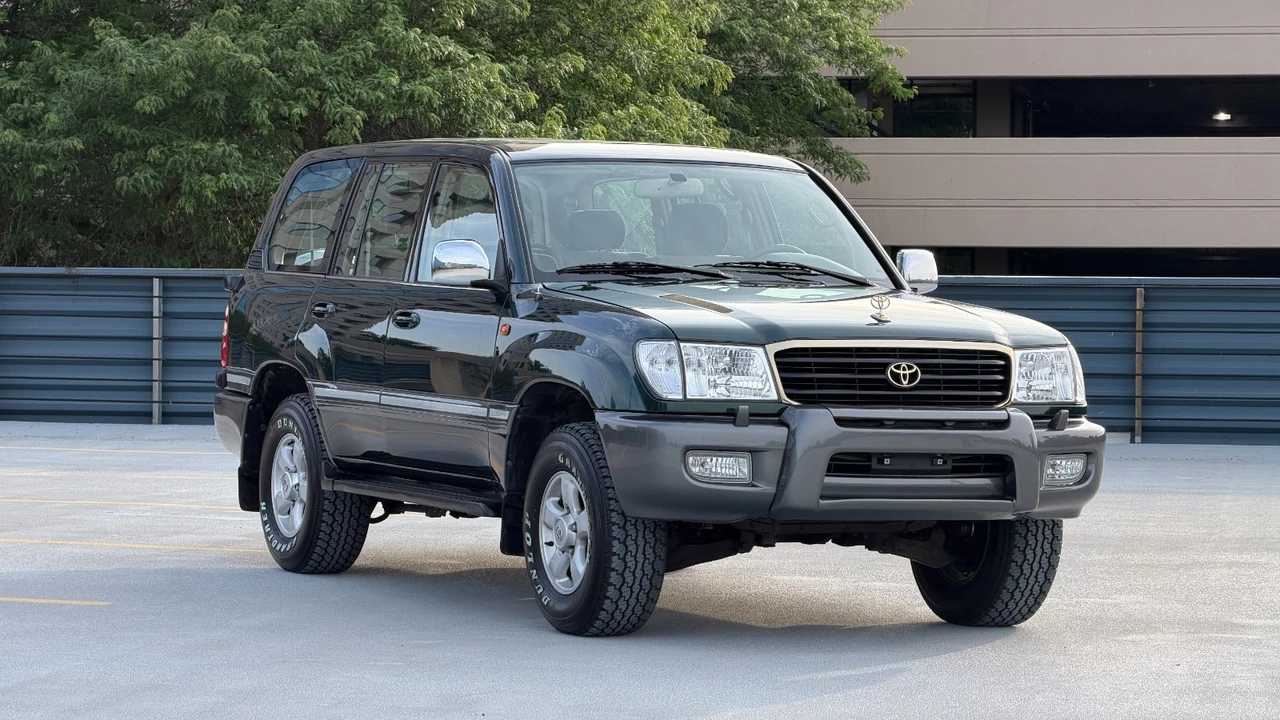 1999 Toyota J100 Land Cruiser - Image 2 of 31