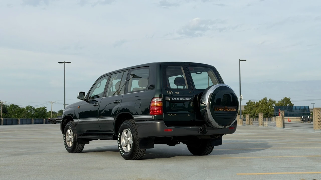 1999 Toyota J100 Land Cruiser - Image 6 of 31