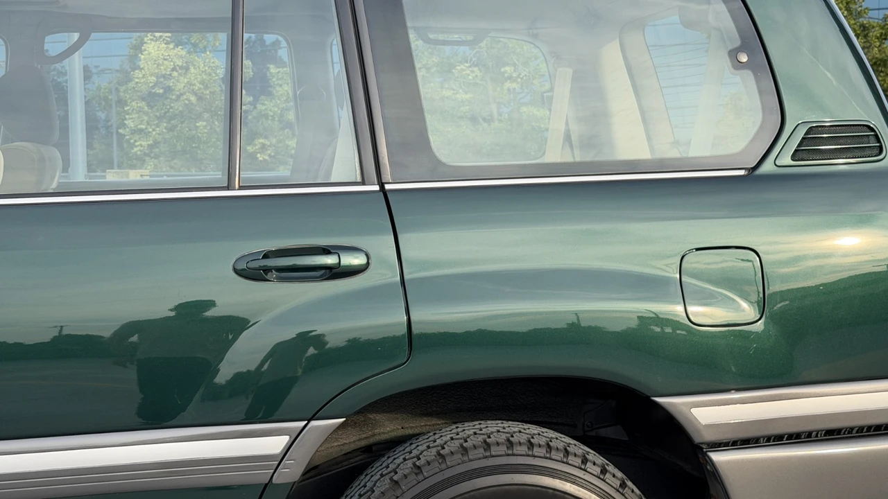 1999 Toyota J100 Land Cruiser - Image 8 of 31