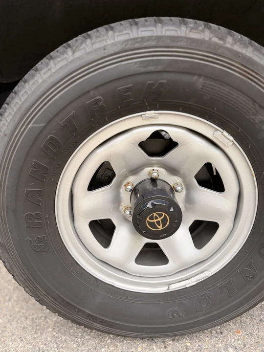 1999 Toyota J100 Land Cruiser - Image 13 of 31