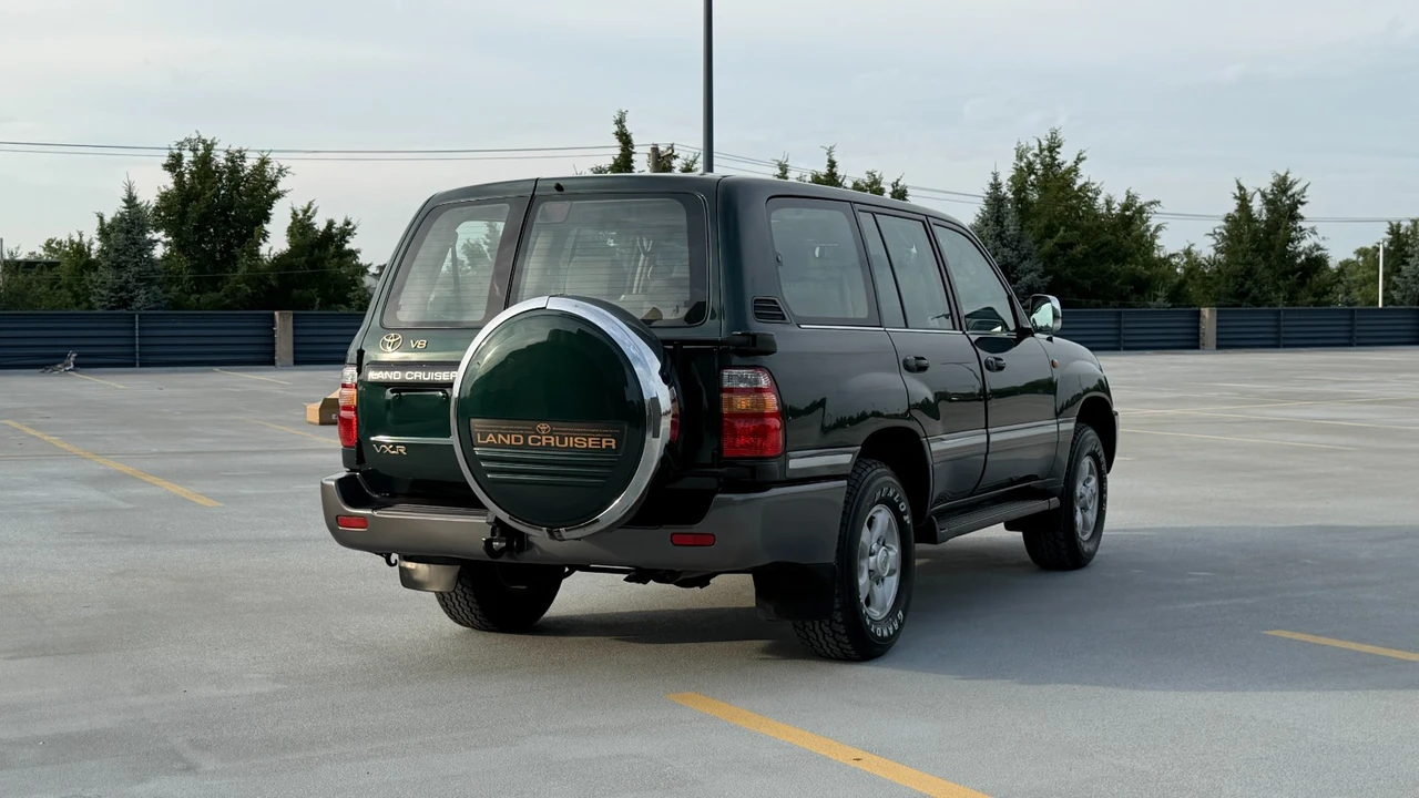 1999 Toyota J100 Land Cruiser - Image 7 of 31