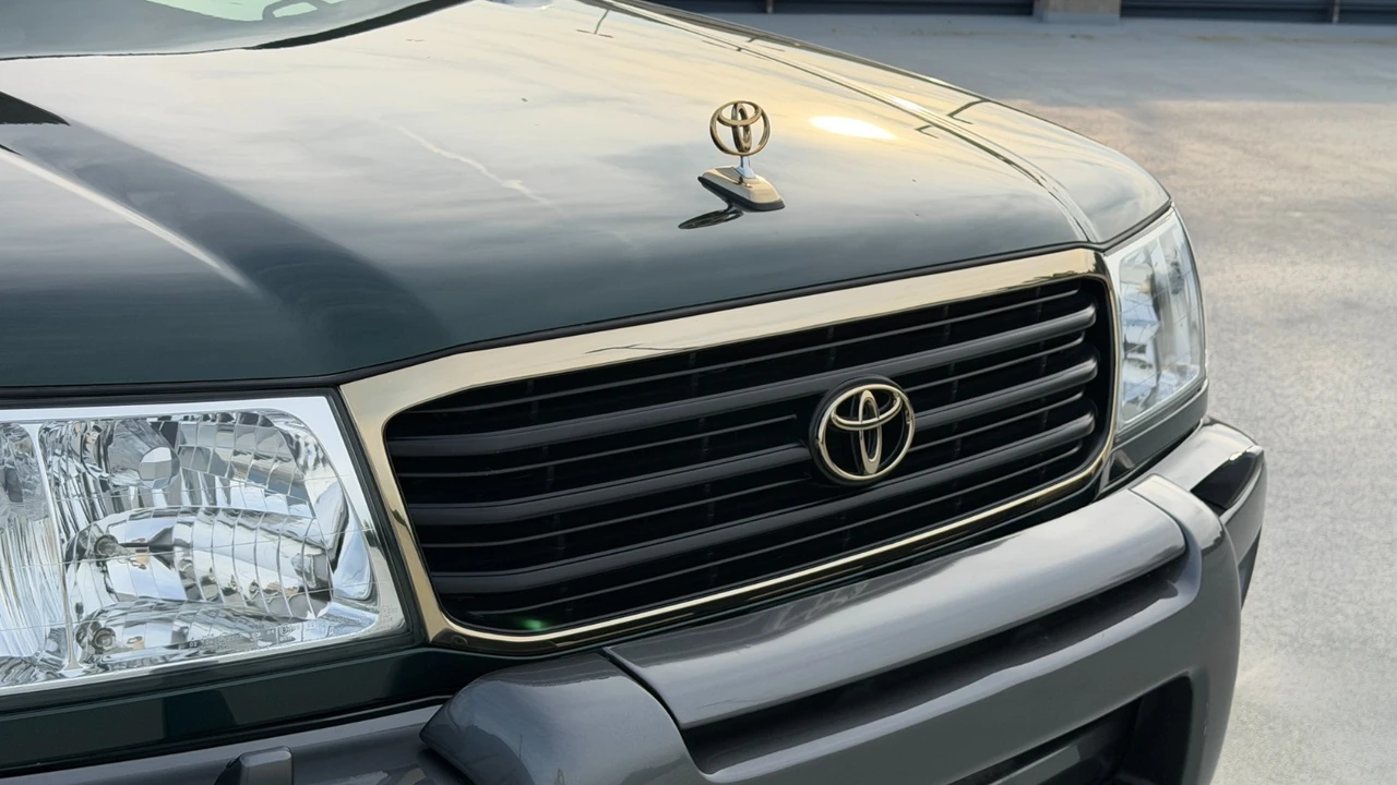 1999 Toyota J100 Land Cruiser - Image 4 of 31