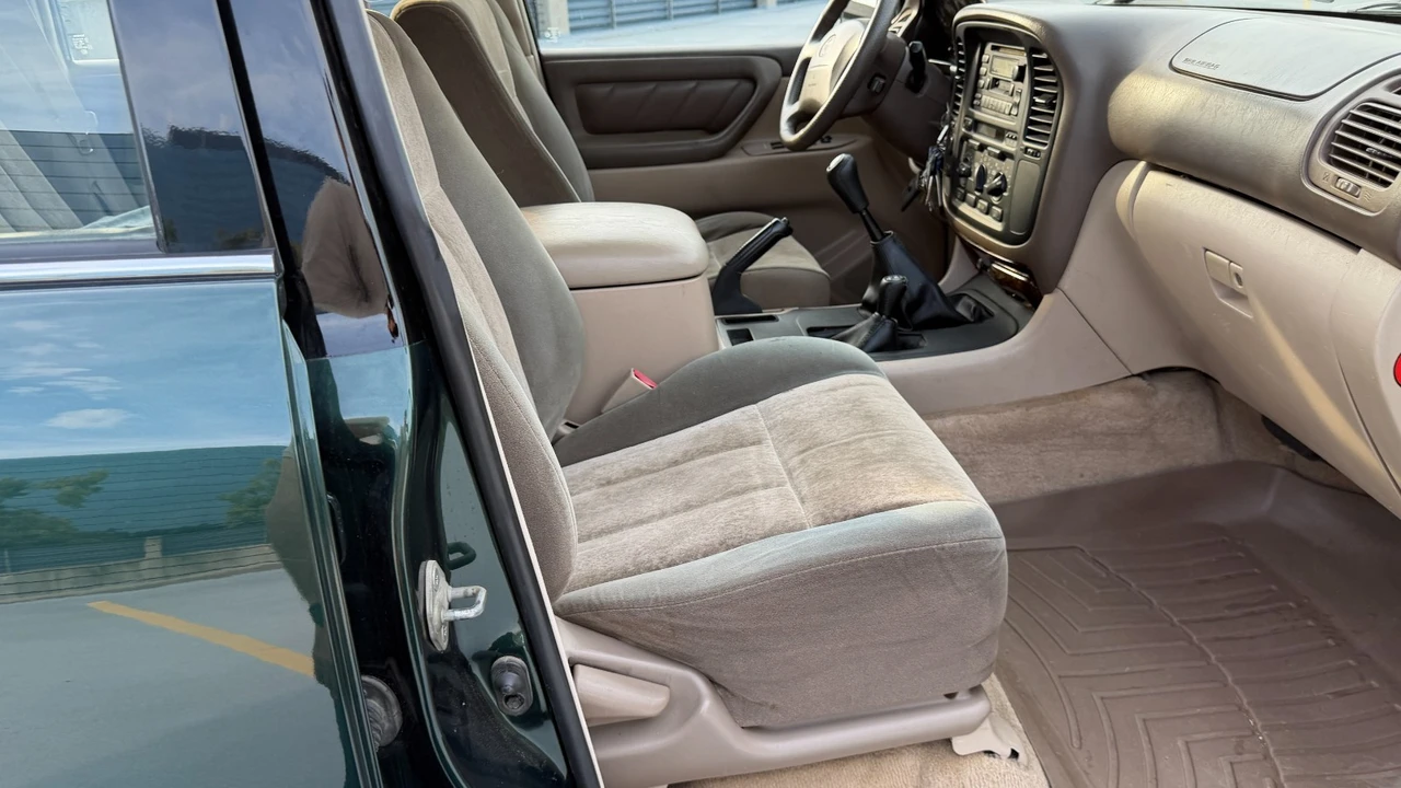 1999 Toyota J100 Land Cruiser - Image 29 of 31