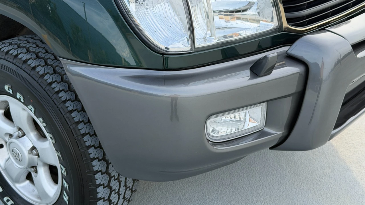 1999 Toyota J100 Land Cruiser - Image 9 of 31