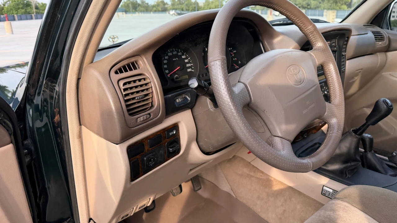 1999 Toyota J100 Land Cruiser - Image 15 of 31