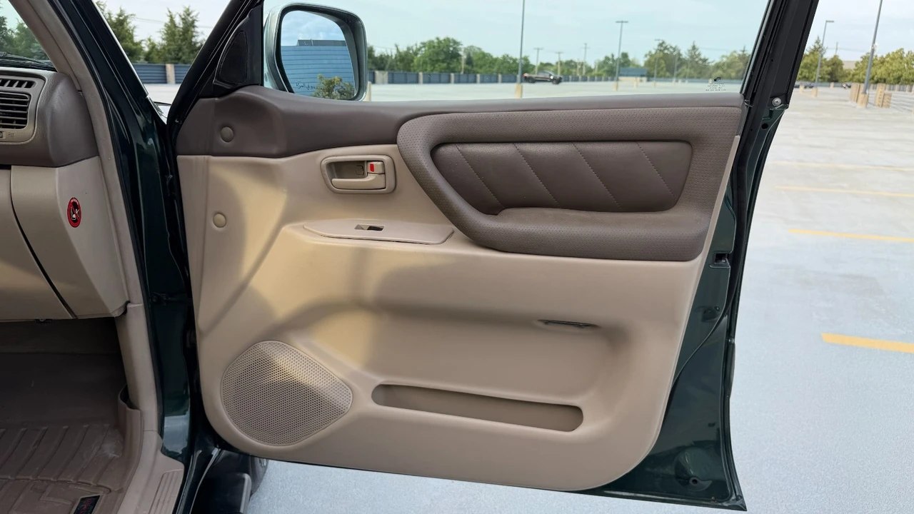 1999 Toyota J100 Land Cruiser - Image 28 of 31