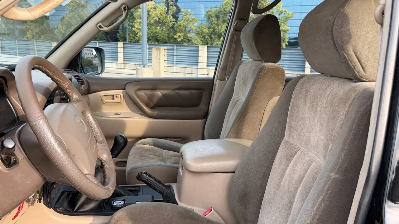 1999 Toyota J100 Land Cruiser - Image 17 of 31