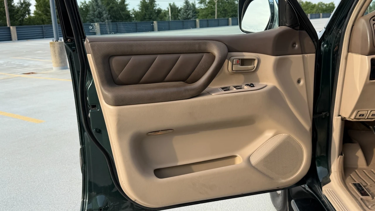 1999 Toyota J100 Land Cruiser - Image 18 of 31