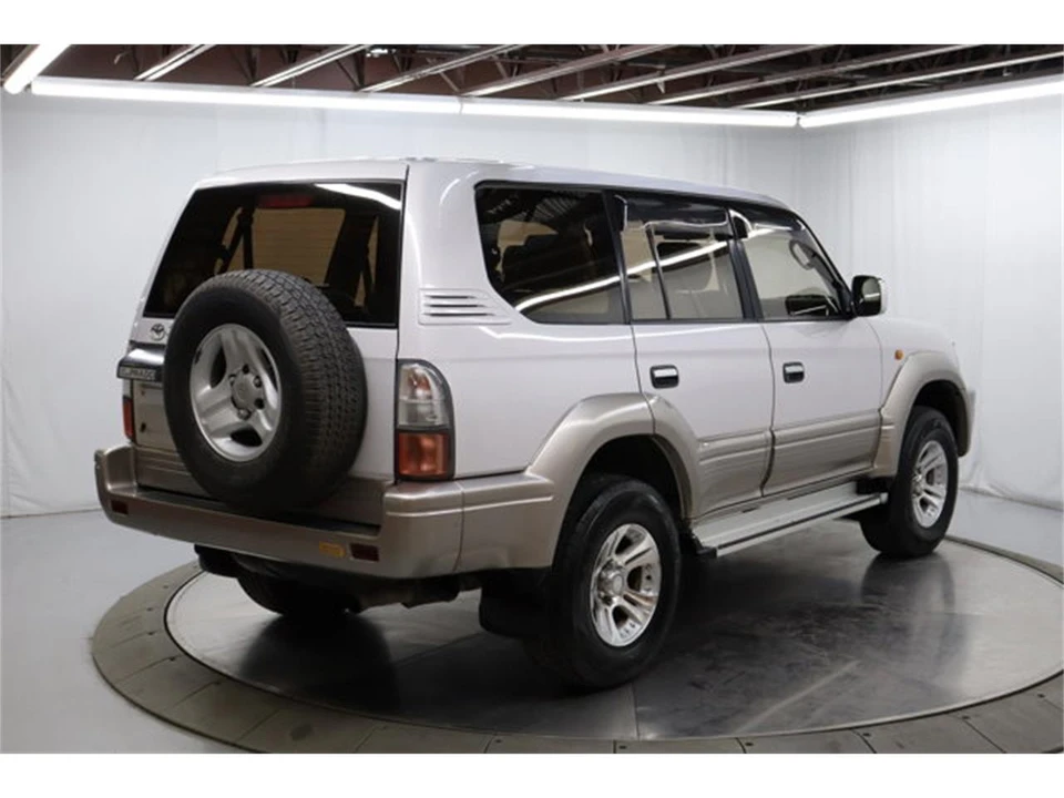 1999 Toyota J100 Land Cruiser - Image 7 of 31