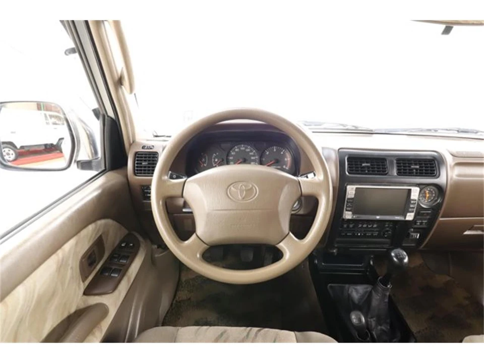 1999 Toyota J100 Land Cruiser - Image 10 of 31