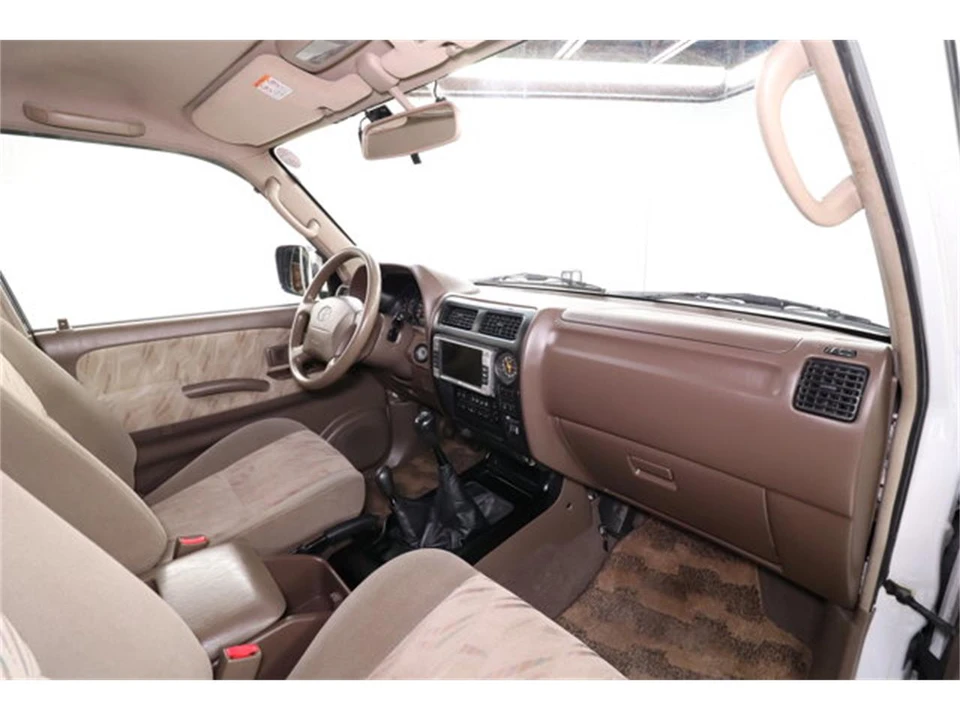1999 Toyota J100 Land Cruiser - Image 16 of 31