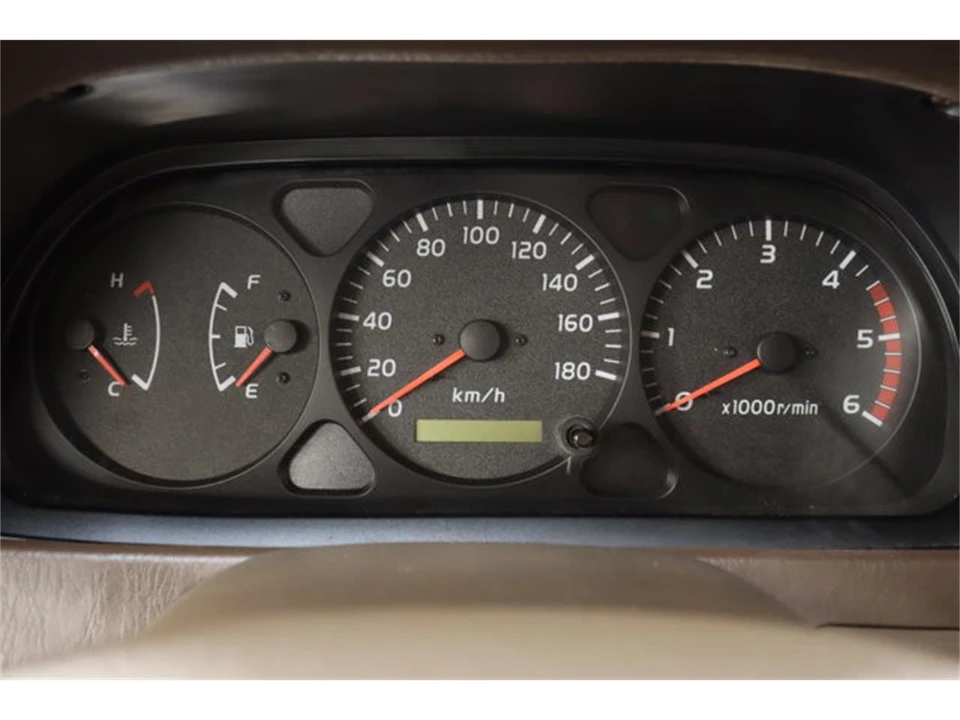 1999 Toyota J100 Land Cruiser - Image 11 of 31