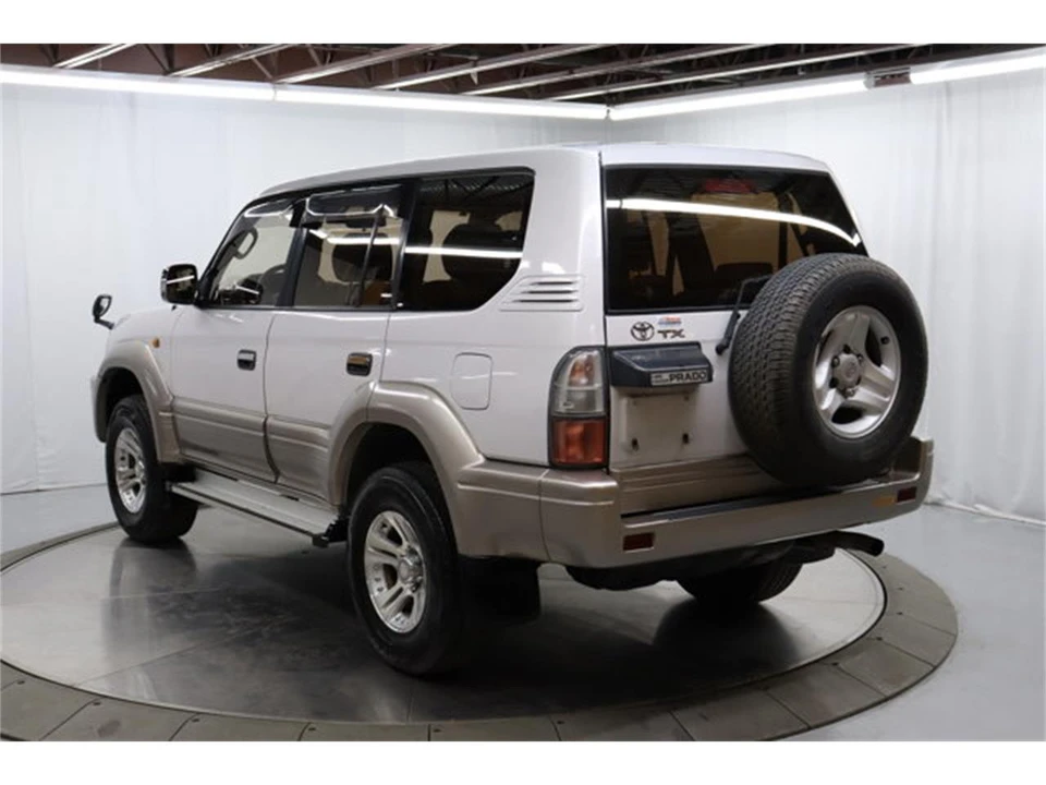 1999 Toyota J100 Land Cruiser - Image 5 of 31