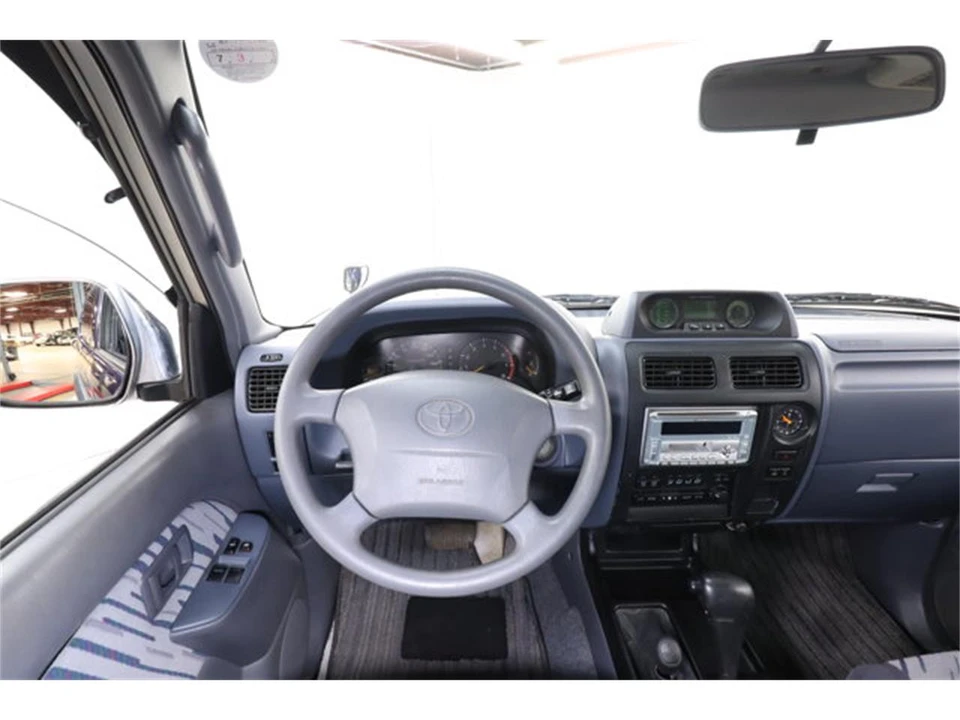 1999 Toyota J100 Land Cruiser - Image 10 of 31