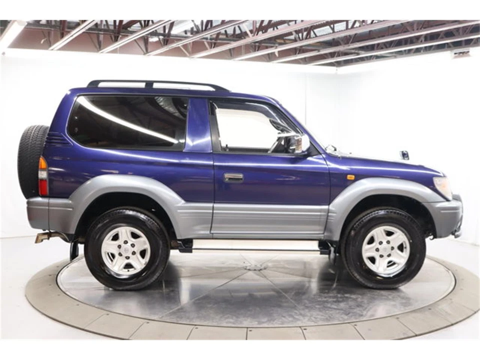 1999 Toyota J100 Land Cruiser - Image 8 of 31