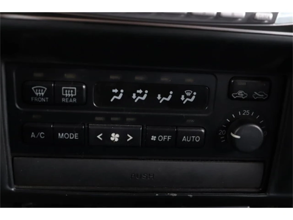 1999 Toyota J100 Land Cruiser - Image 13 of 31