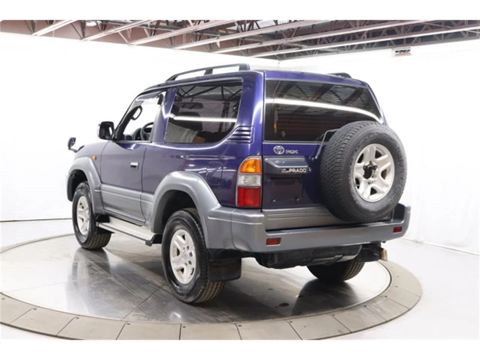 1999 Toyota J100 Land Cruiser - Image 5 of 31