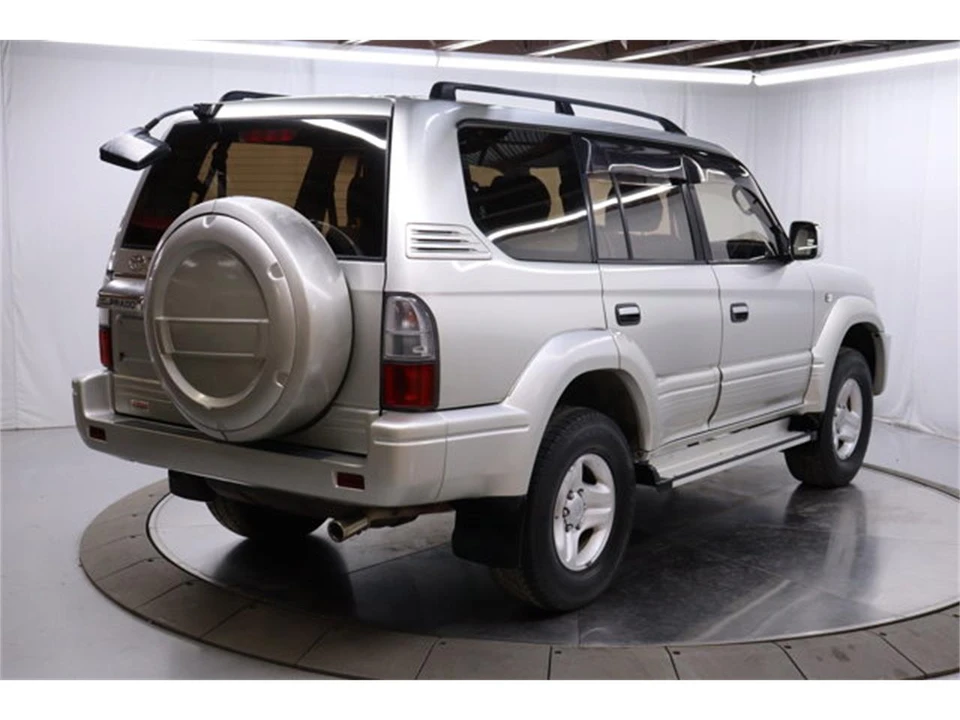 1999 Toyota J100 Land Cruiser - Image 7 of 31